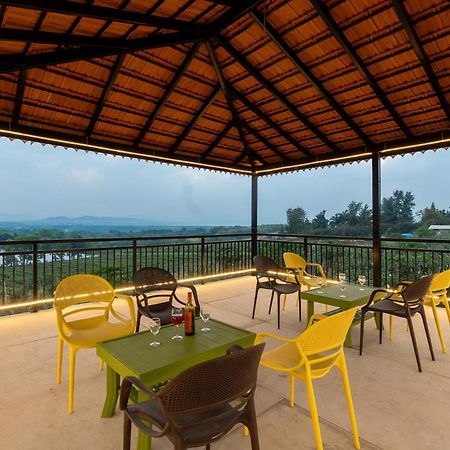 Stayvista'S Harvest Haven - Pool-View Villa With Deck & Machan Near Sula Nášik Exteriér fotografie